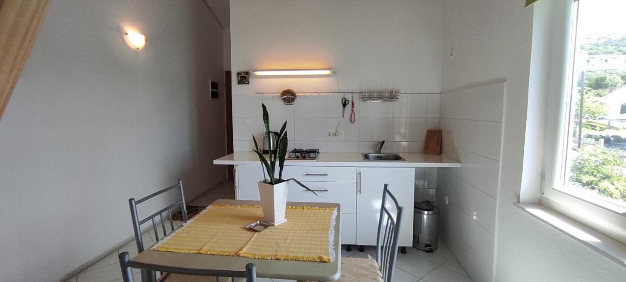 Sea Breeze Apartments With Private Beach And Boat Anchorage Stara Novalja Bagian luar foto