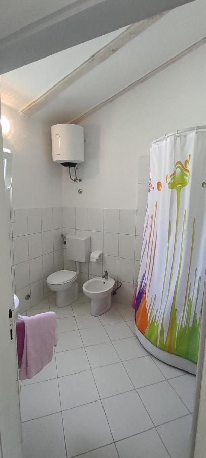 Sea Breeze Apartments With Private Beach And Boat Anchorage Stara Novalja Bagian luar foto