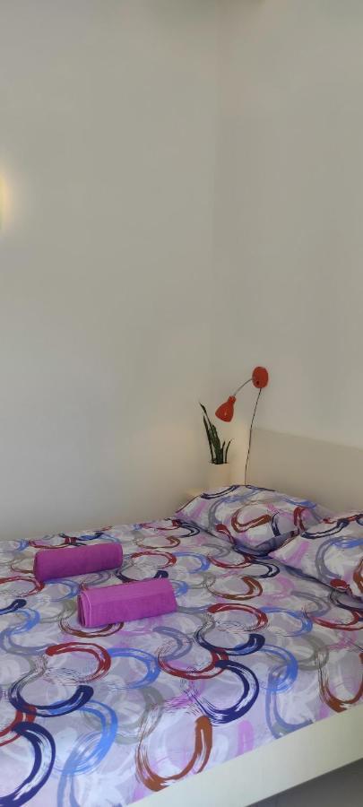 Sea Breeze Apartments With Private Beach And Boat Anchorage Stara Novalja Bagian luar foto