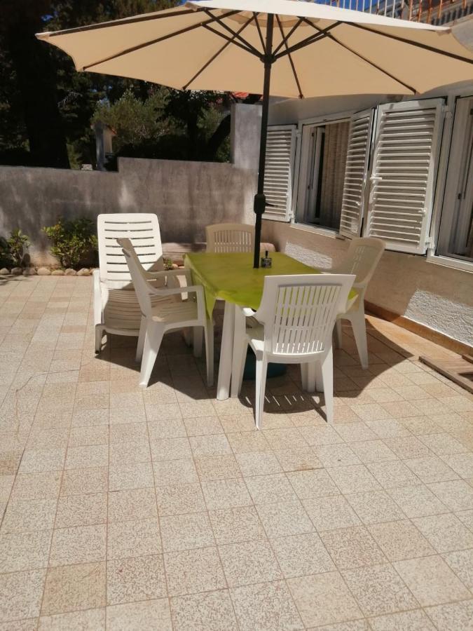 Sea Breeze Apartments With Private Beach And Boat Anchorage Stara Novalja Bagian luar foto