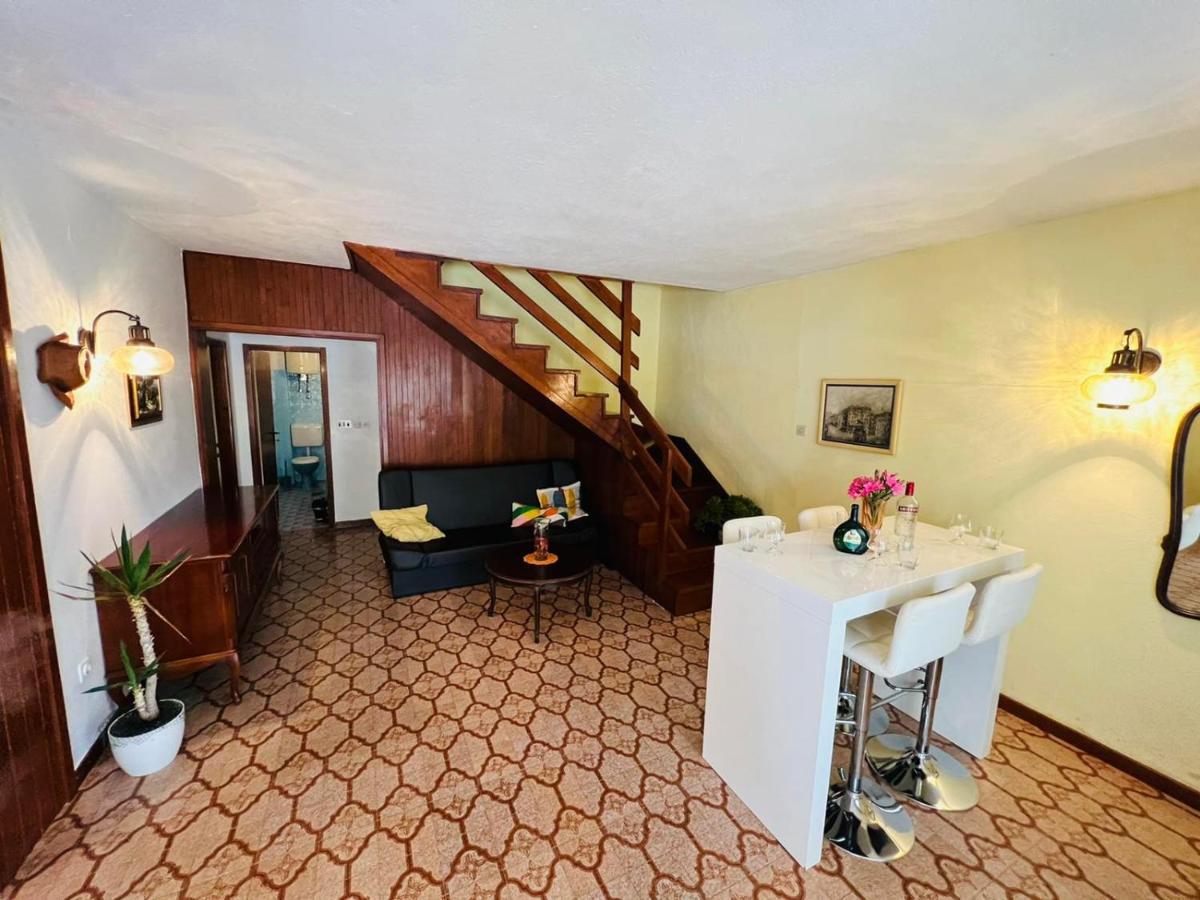 Sea Breeze Apartments With Private Beach And Boat Anchorage Stara Novalja Bagian luar foto