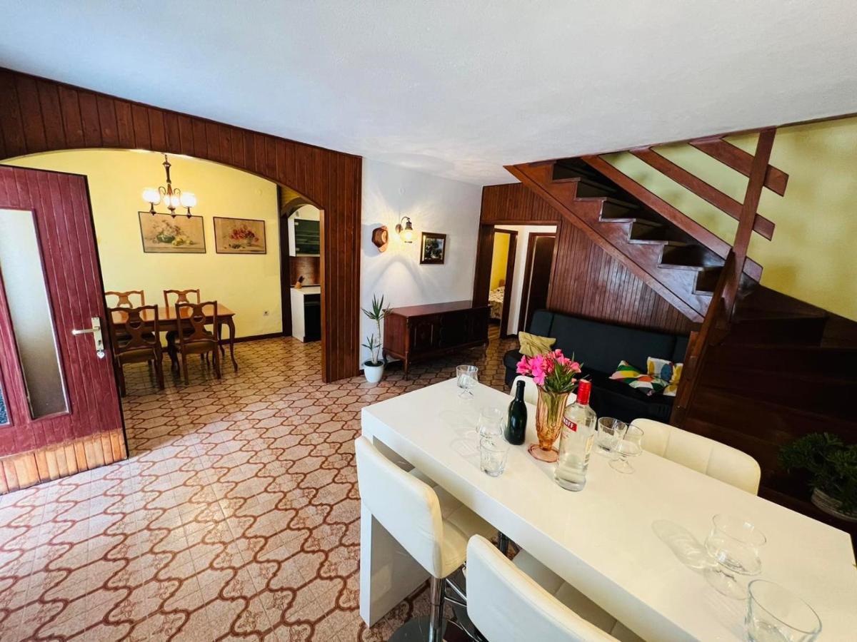 Sea Breeze Apartments With Private Beach And Boat Anchorage Stara Novalja Bagian luar foto