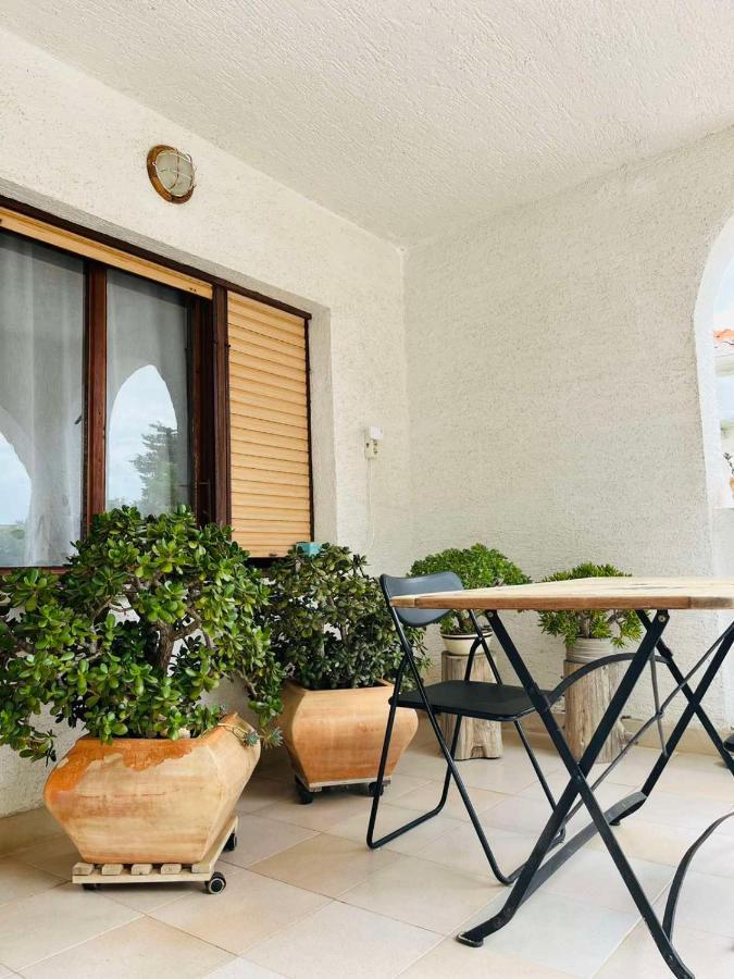 Sea Breeze Apartments With Private Beach And Boat Anchorage Stara Novalja Bagian luar foto
