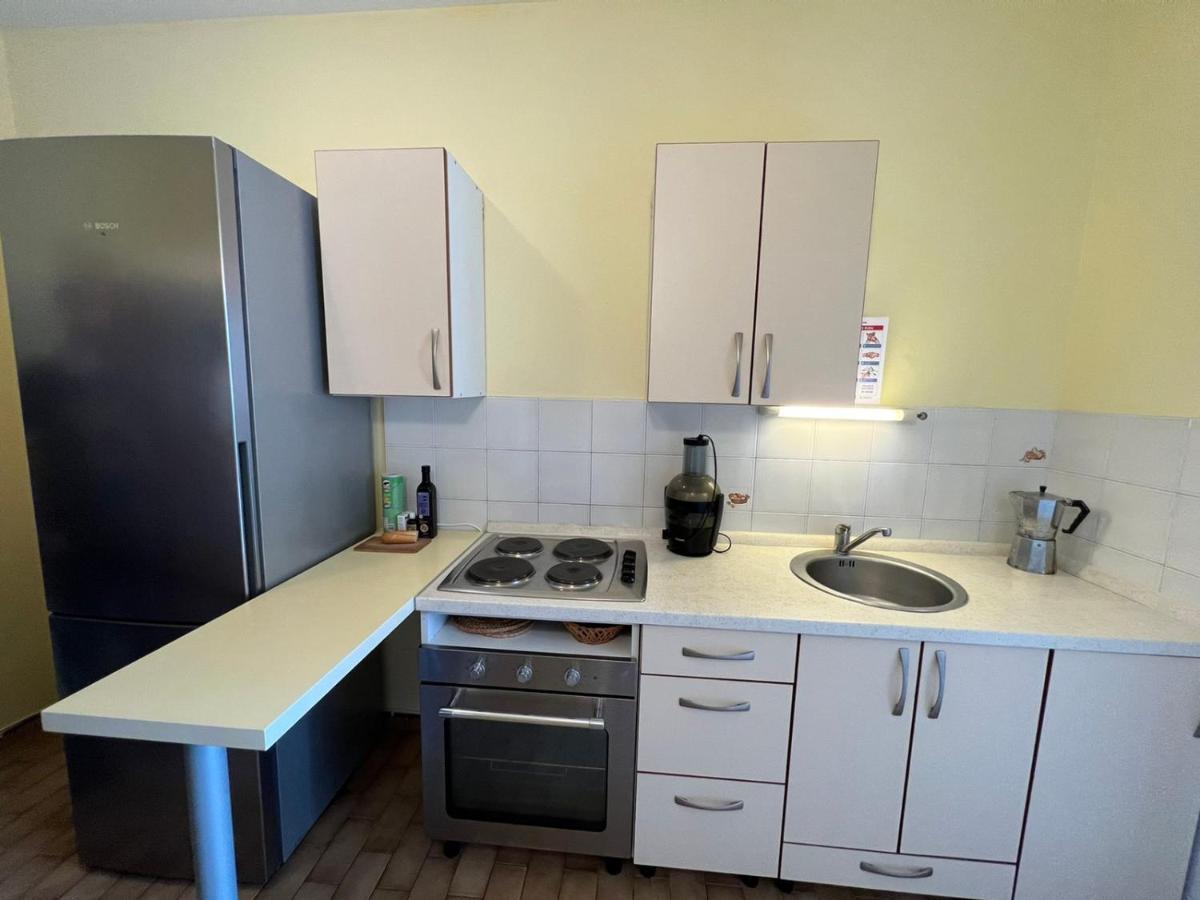 Sea Breeze Apartments With Private Beach And Boat Anchorage Stara Novalja Bagian luar foto