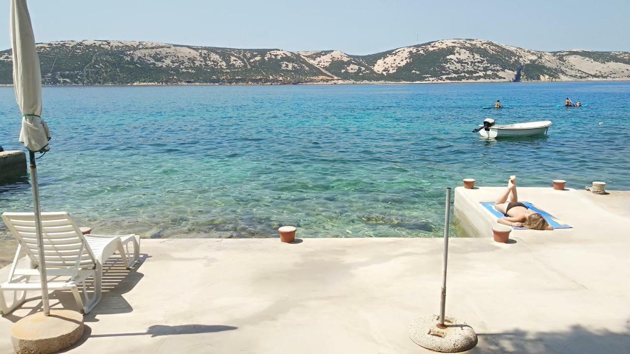 Sea Breeze Apartments With Private Beach And Boat Anchorage Stara Novalja Bagian luar foto