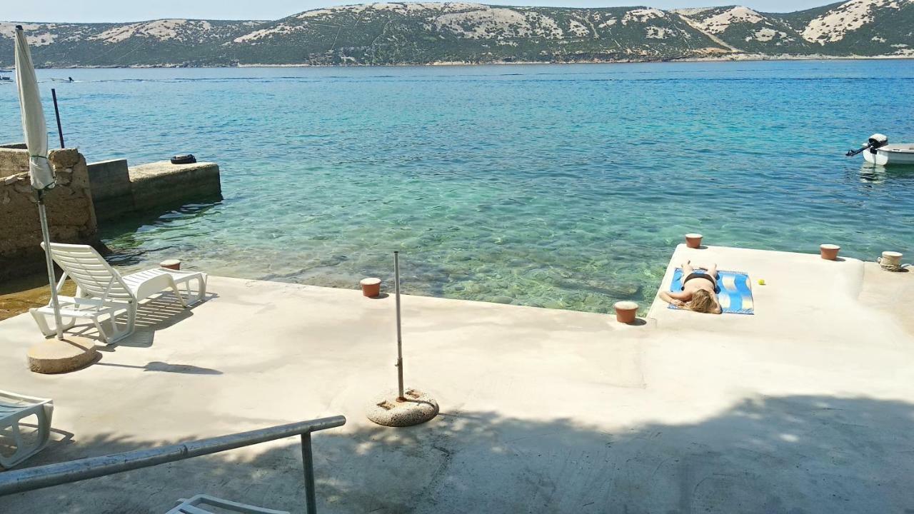 Sea Breeze Apartments With Private Beach And Boat Anchorage Stara Novalja Bagian luar foto